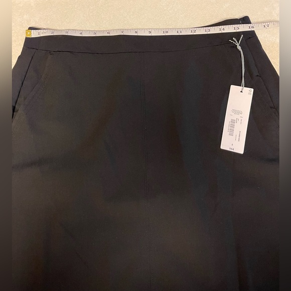 Liz Claiborne Women’s black lined skirt with pockets and elastic waistband Sz 8 - Picture 12 of 14
